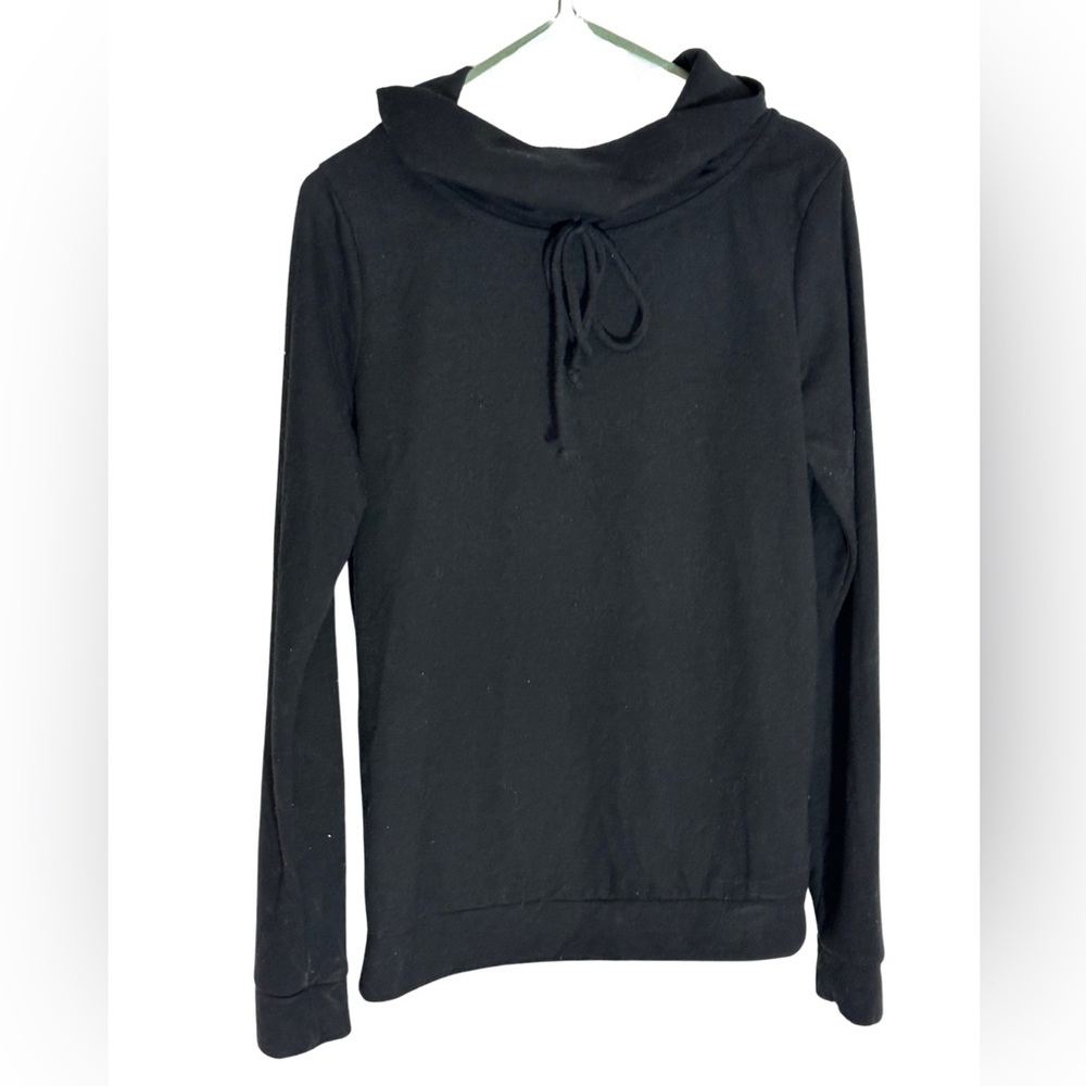 Black sweatshirt. Size XS.